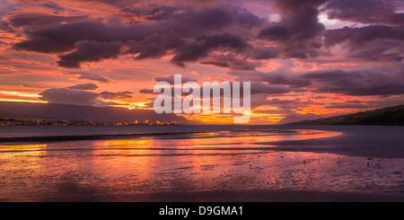 Coucher de soleil sur Eyjafjordur, Akureyri, Islande Banque D'Images