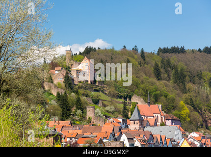 Ancienne ville village de Hirschhorn en Hesse district de l'Allemagne sur les rives de la rivière Neckar Banque D'Images