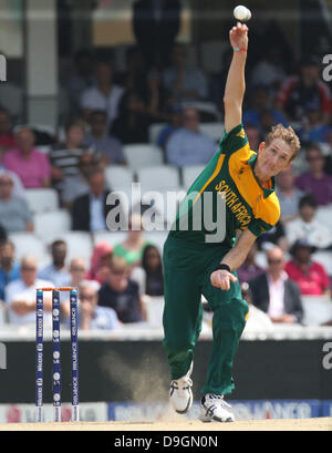 Londres, Royaume-Uni. 19 Juin, 2013. Chris Morrison au cours de l'ICC Champions trophy fixture demi-finale entre l'Angleterre et l'Afrique de l'Ovale. Credit : Action Plus Sport/Alamy Live News Banque D'Images