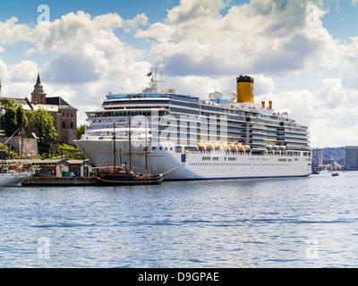 Bateau de croisière, le Costa Luminosa Port à Oslo, Norvège, Europe Banque D'Images