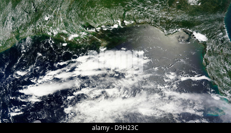 Vue satellite de fuite d'huile dans le bien endommagé Deepwater Horizon dans le golfe du Mexique. Banque D'Images