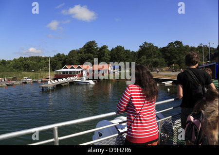 L'Île Toroe, ferry pour l'île de Landsort (Oeja), archipel de Stockholm, côte de la mer Baltique, la Suède, Scandinavie Banque D'Images