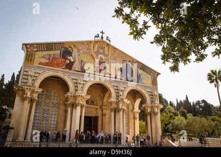 La basilique de l'agonie ou l'Eglise de toutes les nations dans le jardin de Gethsémané, Jérusalem, Israël. Banque D'Images