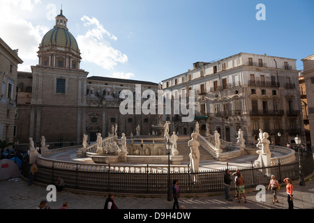 La fontaine de la Piazza Pretoria, Pretoria, Fontana della Vergogna, la fontaine de la honte, Palerme, Sicile, Italie Banque D'Images