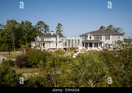 Les grandes maisons d'habitation, communauté fermée, Mount Pleasant, Caroline du Sud, USA Banque D'Images