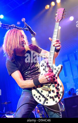 31 mai 2013 - Anaheim, Californie, USA - 31 mai 2013 - Anaheim, Californie, USA - abattage guitariste JEFF BLANDO effectue pendant les bandes fixé à la City National Park d'Anaheim. (Crédit Image : © Valerie Nerres/ZUMAPRESS.com) Banque D'Images