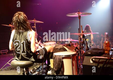 31 mai 2013 - Anaheim, Californie, USA - 31 mai 2013 - Anaheim, Californie, USA - abattage batteur ZOLATAN CHANEY effectue au cours de l'ensemble des bandes à la City National Park d'Anaheim. (Crédit Image : © Valerie Nerres/ZUMAPRESS.com) Banque D'Images