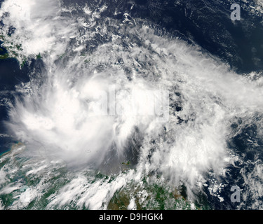 23 août 2012 - La tempête tropicale Isaac plane sur la mer des Caraïbes. Banque D'Images