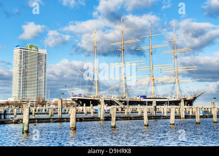 Vent du commerce maritime et de terminal de croisières de Travemuende Banque D'Images
