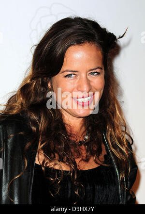 JADE JAGGER JEUDI 28 NOVEMBRE 2013 DJ FIANCÉ Mick Jagger's designer fille Jade a mon DJ ADRIAN FILLARY. Les Rolling Stones ont donné le couvre-culasse 40 ans le samedi (30Sep12) lors d'une cérémonie dans l'Oxfordshire, en Angleterre, qui a été suivi par la mère de Jade Bianca Jagger, ex-stepmum Jerry Hall et pal Kate Moss et son mari Jamie Hince à bascule. Lila Grace, la fille de mousse Banque D'Images