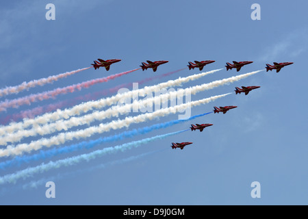 Les flèches rouges Royal Air Force de l'équipe acrobatique de Cosford sur -3 Banque D'Images