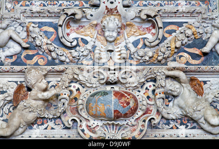 PALERMO - 7 avril : détails du relief baroque de l'autel latéral de st. Joseph dans l'église San Domenico - Saint Dominique Banque D'Images