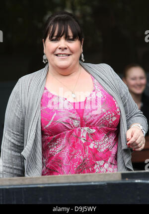 Mary Byrne célébrités à l'extérieur de la télévision ITV studios London, England - 01.04.11 Banque D'Images