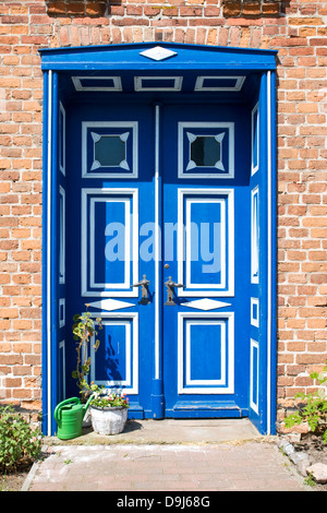Vieille porte avant dans Wustrow Banque D'Images