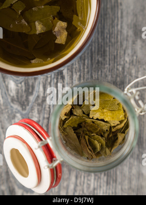 Tisane de coca, une boisson populaire dans certains pays d'Amérique du Sud. Banque D'Images