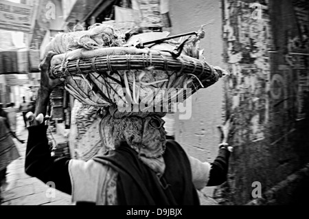 Scène de rue. Varanasi, Benares, Uttar Pradesh, Inde Banque D'Images