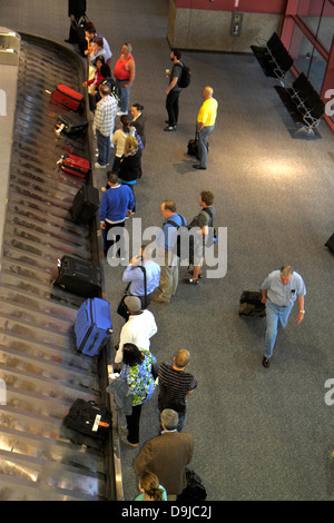 Las Vegas Nevada,McCarran International Airport,LAS,terminal,aérien,zone de retrait des bagages,bagages,valise,tapis roulant,passagers arrivant,visiteurs t Banque D'Images