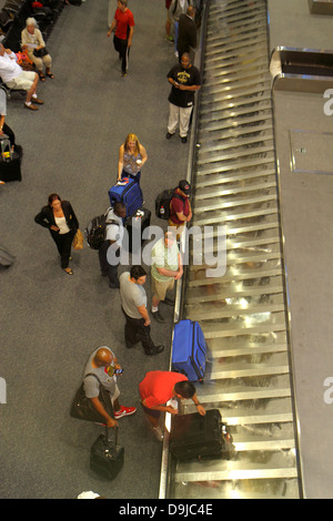 Las Vegas Nevada,McCarran International Airport,LAS,terminal,aérien,zone de retrait des bagages,bagages,valise,tapis roulant,passagers arrivant,visiteurs t Banque D'Images