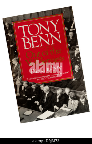 Hors du désert - Diaries 1963-1967 est le premier volume de Tony Benn's diaries, publiée pour la première fois en 1987. Banque D'Images