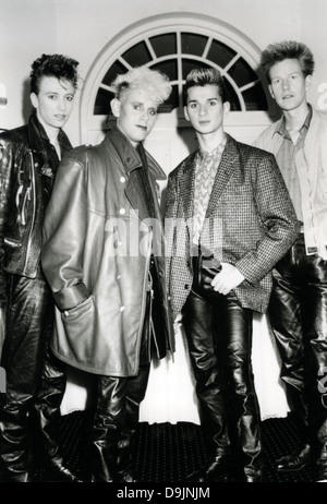 DEPECHE MODE groupe pop britannique en novembre 1984 à partir de l : Alan Wilder, Martin Gore, David Gahan, Andy Fletcher Banque D'Images