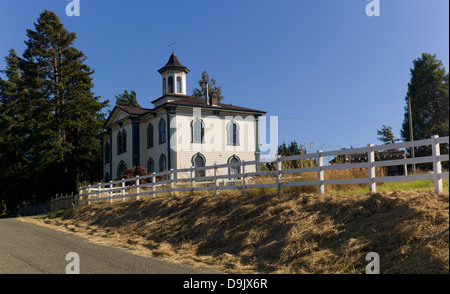 Les oiseaux d'Alfred Hitchcock School House Bodega Bay Les oiseaux School House Bodega Bay Banque D'Images