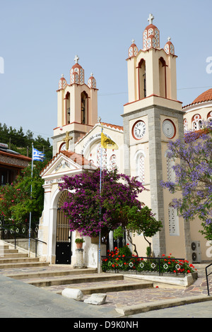 Église du 19ème siècle d'Agios Panteleimonas, Siana, Rhodes (Rodos), du Dodécanèse, Grèce, région sud de la Mer Egée Banque D'Images