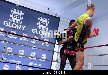 New York, NY 20 Juin, 2013. Brett Hlavacek présents pour la gloire 9 NYC - Kickboxing entraînement préliminaire, Hammerstein Ballroom, New York, NY Le 20 juin 2013. Credit : Gregorio T./Binuya Everett Collection/Alamy Live News Banque D'Images