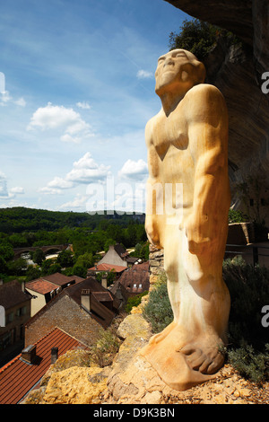 France, dordogne, Périgord Noir, Aquitaine, Sarlat, Les Eyzies, Musée National de Préhistoire, Statue de la préhistoire l'homme. Banque D'Images