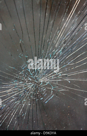 12.2005 crack a brisé la vitre cassée Banque D'Images