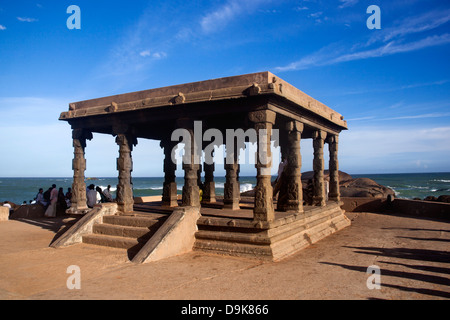 Pavilion sur la côte, Vivekananda Memorial Rock, Kanyakumari, Tamil Nadu, Inde Banque D'Images