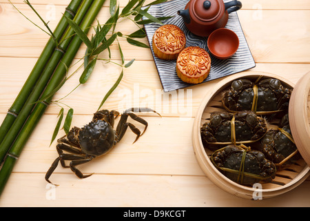 ,Bambou,crabe monncake, tasse et théière sur 24 Banque D'Images