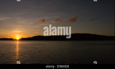 Soleil sur seascape, Port Blair, Andaman, îles Andaman, îles Andaman et Nicobar, Inde Banque D'Images