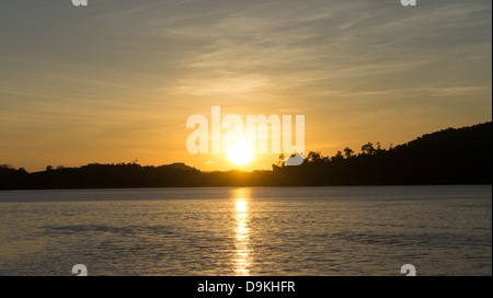 Soleil sur seascape, Port Blair, Andaman, îles Andaman, îles Andaman et Nicobar, Inde Banque D'Images