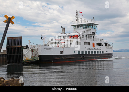 FERRY ENTRE LARGS DANS AYRSHIRE DU NORD ET GRAND (Cumbrae) île dans le Firth of Clyde. L'Écosse. UK Banque D'Images