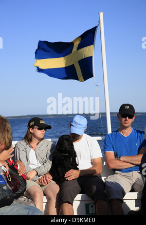 Ferry pour de petites îles, archipel de Stockholm, côte de la mer Baltique, la Suède, Scandinavie Banque D'Images