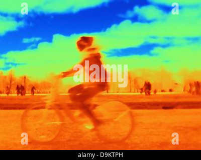 Personne à vélo sur vélo, parc de Kensington, Londres Banque D'Images