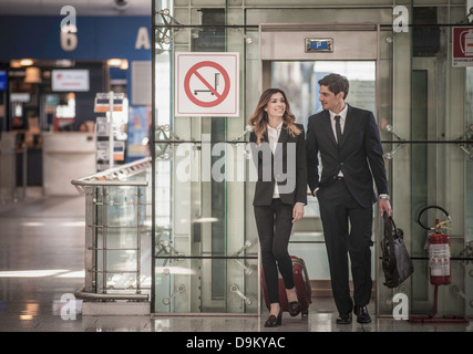 L'aéroport d'affaires qui arrivent au Banque D'Images