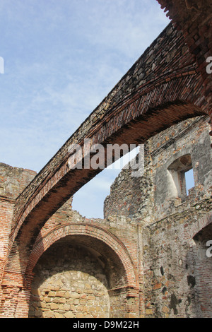 Vieille ville de Panama City, au Panama. Ruines du couvent de Santo Domingo, Arch. Banque D'Images