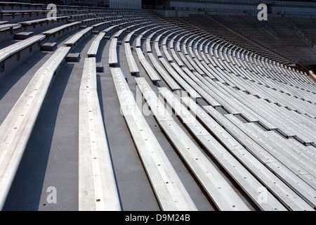 Vue générale de rangées de gradins vides à Scott Stadium, Université de Virginie, le 6 septembre 2007 à Charlottesville, Banque D'Images