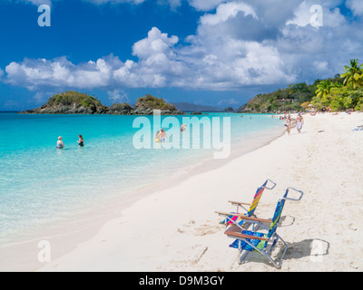 Trunk Bay Beach sur l'île des Caraïbes de St John dans les îles Vierges américaines Banque D'Images