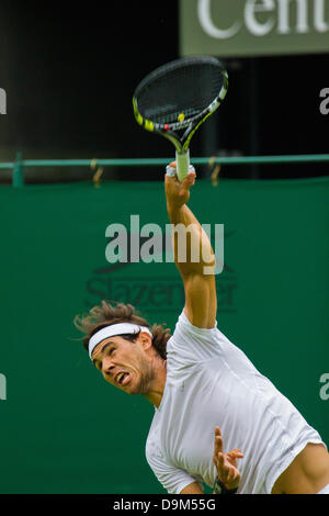 All England Lawn Tennis Club, Wimbledon, Londres, Royaume-Uni. Le 21 juin 2013. Rafael Nadal vu dans la pratique avant le championnat de Wimbledon 2013. Credit : Graham Eva/Alamy Live News Banque D'Images