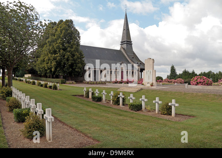 Souvenir Francais chapelle en face de l'Rancourt Cimetière National Français, Rancourt, Somme, Picardie, France. Banque D'Images