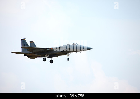 McDonnell Douglas F-15D Eagle 84044 LN 493(F) en approche finale de l'USAF pour atterrir à RAF Lakenheath Banque D'Images