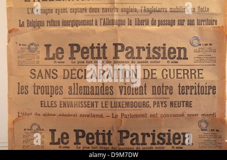 Le 'Le Petit Parisien' journal annonçant la marche en avant de l'armée allemande au début de la Première Guerre mondiale. Banque D'Images