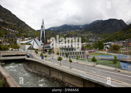 Gran Valira qui traverse l'Andorre-la-Vieille Andorre Banque D'Images