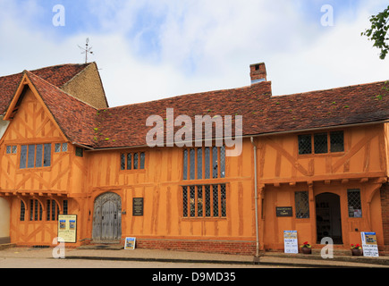 Petit Hall Museum de 14e siècle bâtiment à colombages orange est l'un des plus anciens édifices de Lavenham Suffolk Angleterre Royaume-uni Grande-Bretagne Banque D'Images