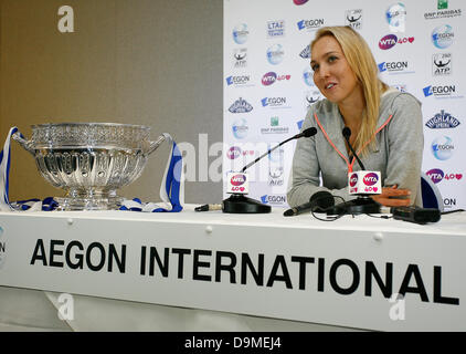 Eastbourne, Royaume-Uni. 22 juin 2013. Elena Vesnina en conférence de presse après qu'elle a fait valoir sa deuxième carrière des célibataires titre à Devonshire Park. Credit : Action Plus Sport Images/Alamy Live News Banque D'Images