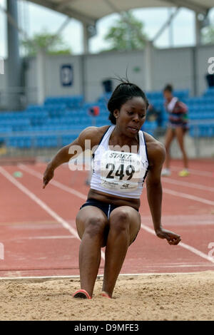 Manchester, UK. 22 juin 2013. Championnats d'athlétisme du nord Sportcity Manchester, Royaume-Uni 22 juin 2013 Nony Mordi Shaftesbury (Barnet) remporte le Triple saut femmes seniors avec 13,29 mètres. Crédit : John Fryer/Alamy Live News Banque D'Images