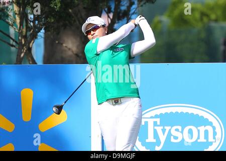 Jun 22, 2013 : Se Ri Pak voit son coup de départ au large de la 16e tee. Walmart Championnat Northwest Arkansas se tient à Pinnacle Country Club de Rogers, AR. Richey Miller/CSM Banque D'Images