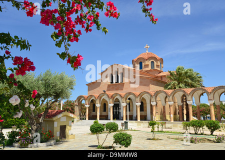 Église Saint Nektarios de Faliraki, Faliraki, Rhodes (Rodos) région, le Dodécanèse, Grèce, région sud de la Mer Egée Banque D'Images